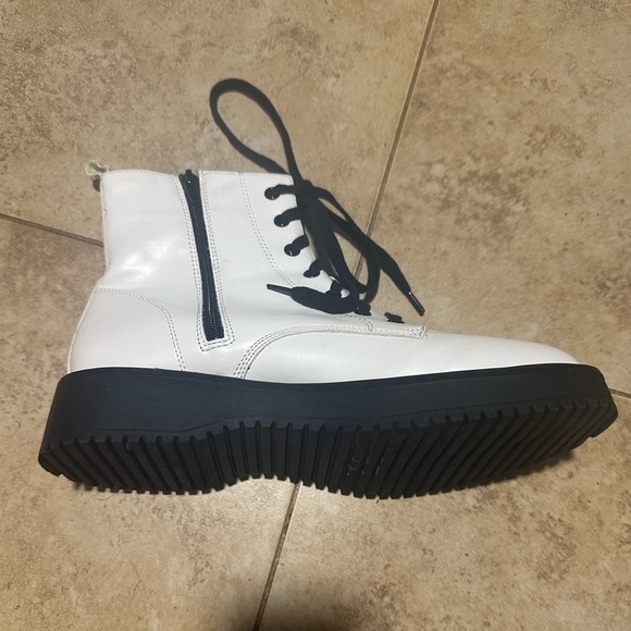 Worn once and in good condition. Willing to negotiate price . - Picture 3 of 3